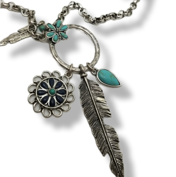 LUCKY BRAND SILVERTONE NATIVE/SOUTHWEST STYLE CHARMED NECKLACE - Picture 4 of 6